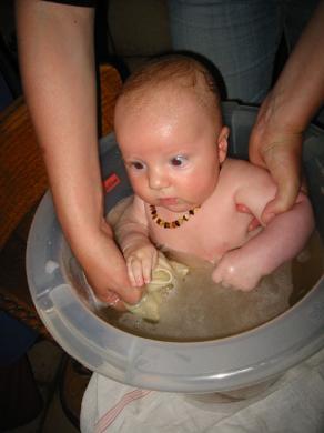 Simon beim baden